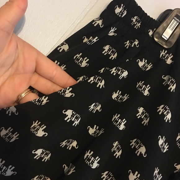 Elephant print jogger style pants - Picture 5 of 8